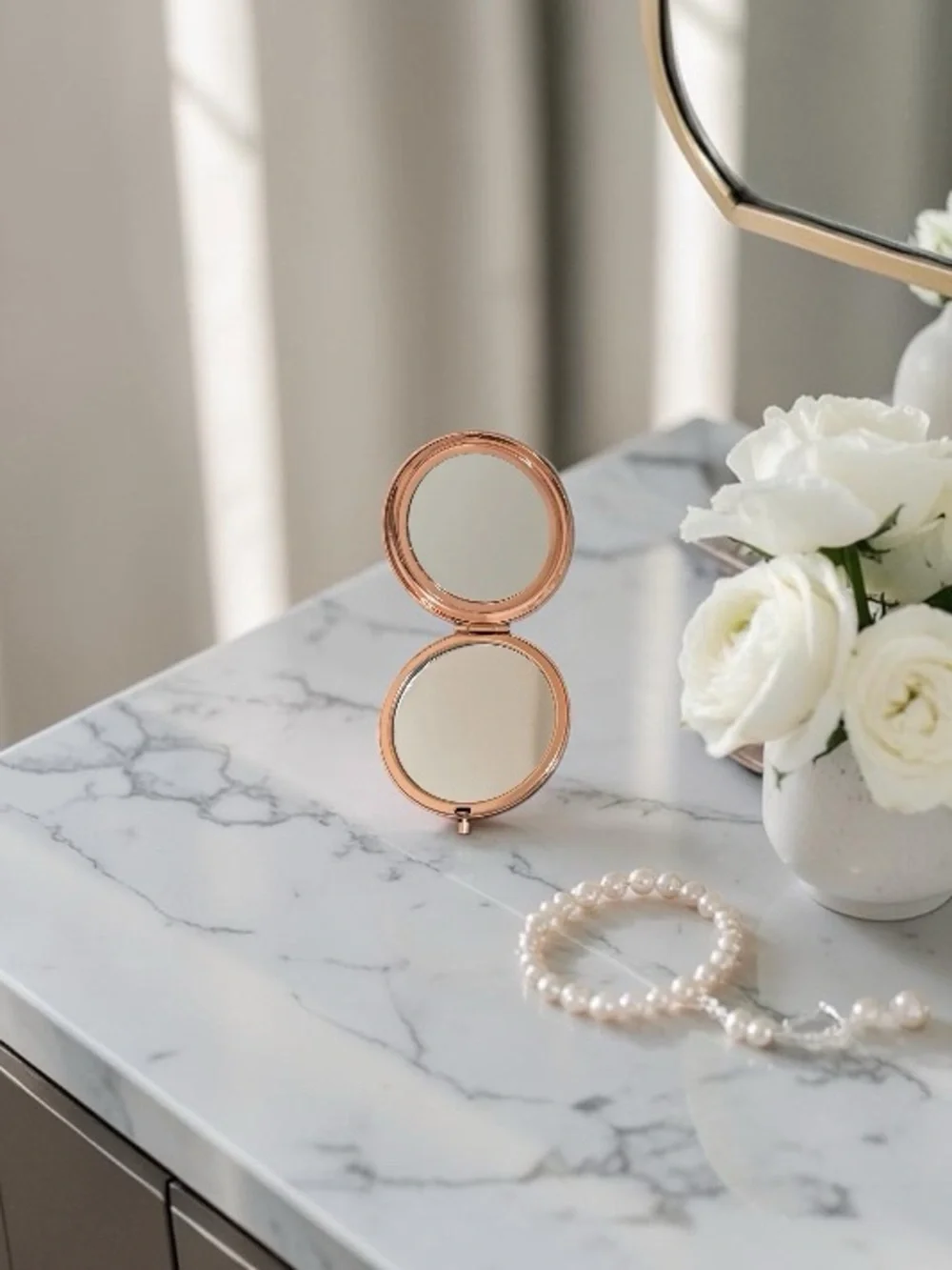 Compact Travel Mini Mirror with an Engraved Front Cover Women's Gold-Tone